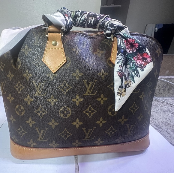 Preloved authentic alma - Picture 3 of 4